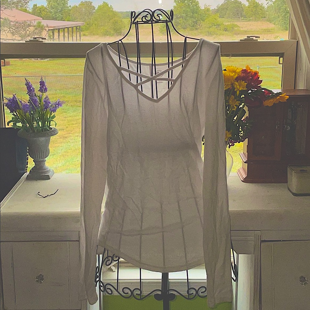 •Long Sleeve•